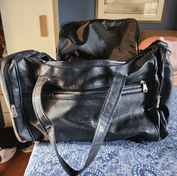 Rare Hollywood Studio Paramount pictures anniversary duffel bag - Picture 4 of 7